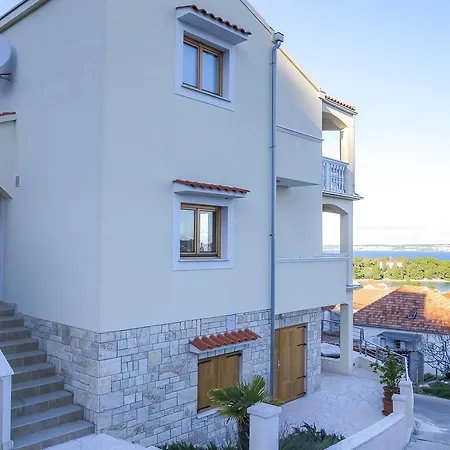 Villa Tina *